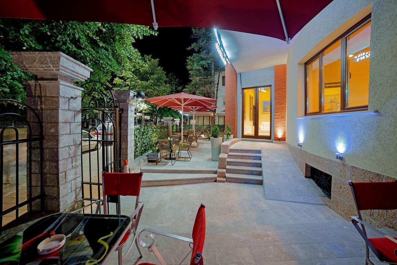Hotel Vila Lako Korce Exterior photo