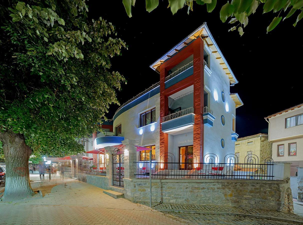 Hotel Vila Lako Korce Exterior photo
