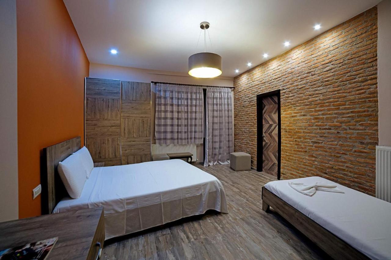 Hotel Vila Lako Korce Exterior photo