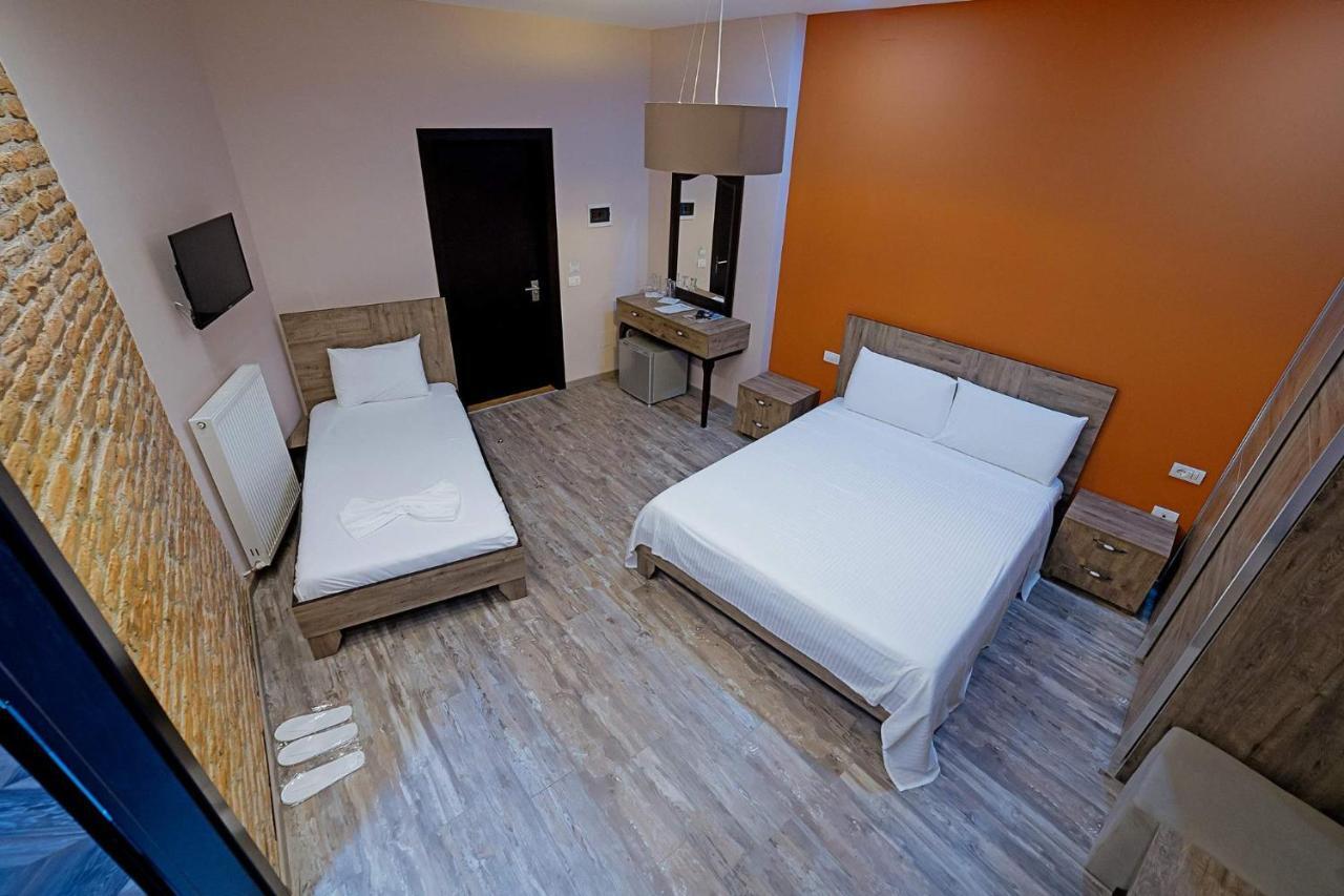 Hotel Vila Lako Korce Exterior photo