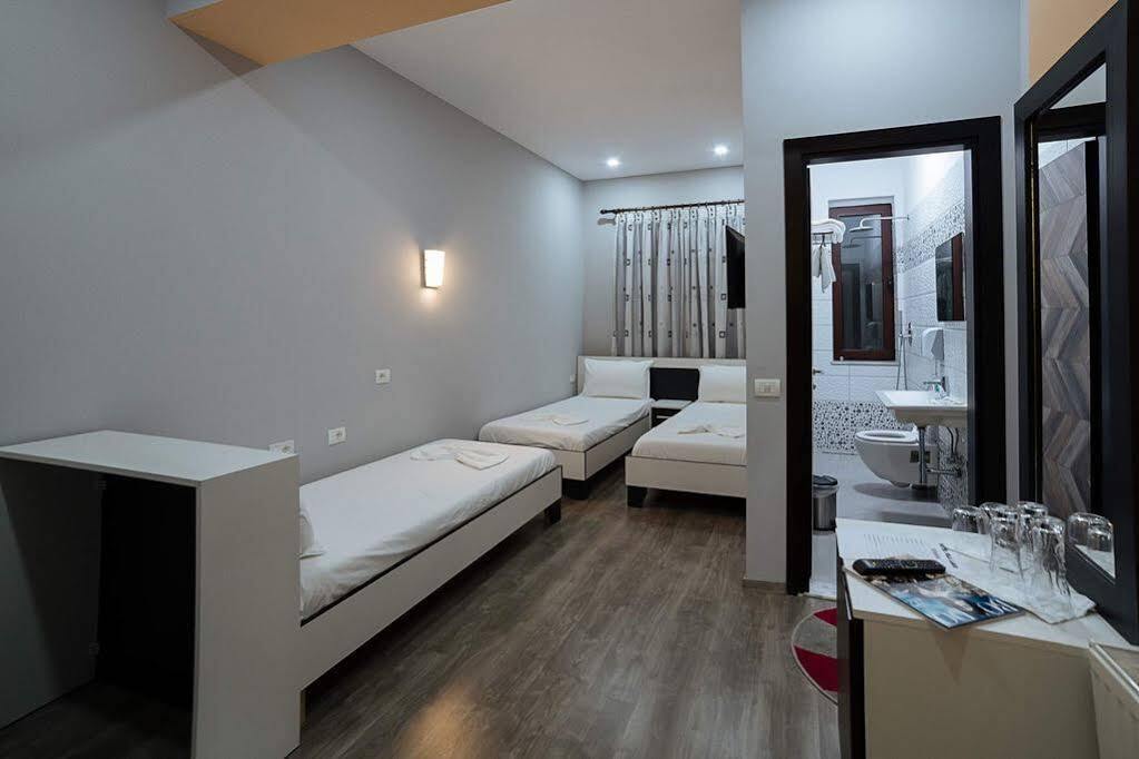 Hotel Vila Lako Korce Exterior photo